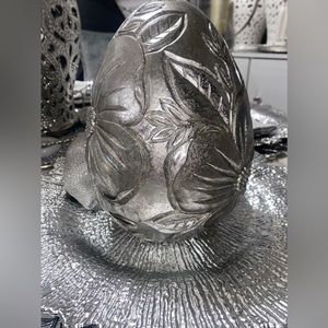 Silver wooden detailed egg